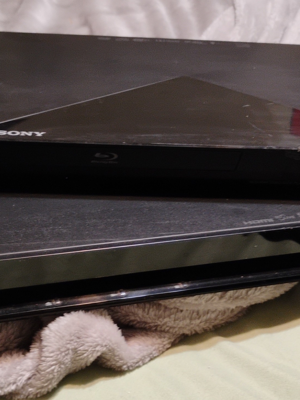 Sony Black Blu-ray Player - Sleek Black Design
